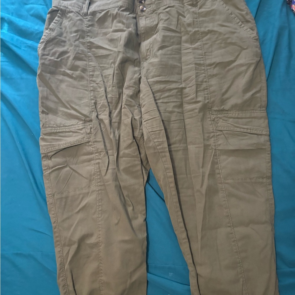 Women’s green Cargo Pants